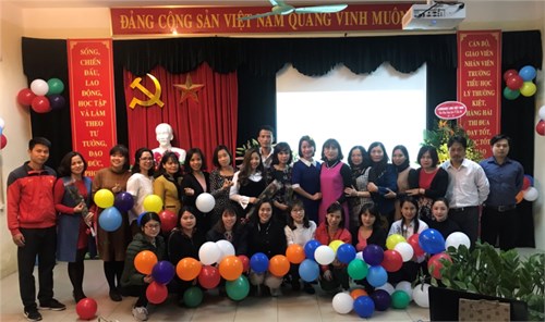 Buổi lễ kỷ niệm ngày 8/3 của trường Tiểu học Lý Thường Kiệt diễn ra thật đầm ấm, vui vẻ. 